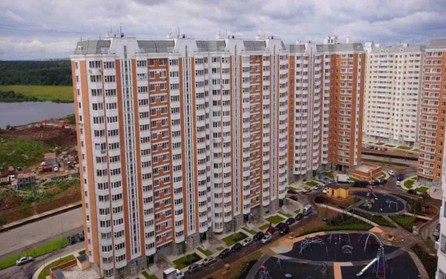 U Metro S Vidom Na Pisatelskiy Gorodok Apartments