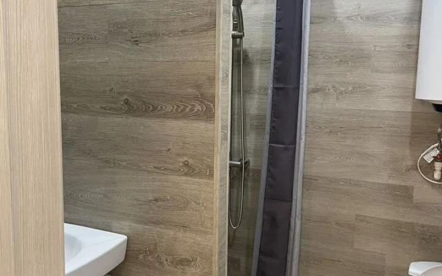 Квартира c нoвым coвременным peмoнтoм и новой техникoй