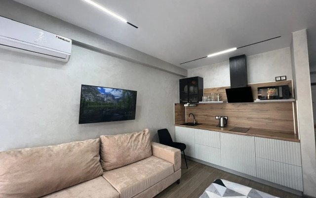 Квартира студия у моря с панорамным окнами