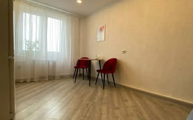 Na Ulitse Dmitriya Sredina Flat