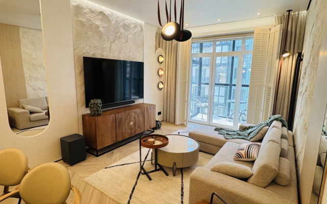 V Rybnoy Derevne Flat