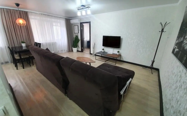 Vitalij HouseRent Dvuhkomnatnaya Po Ulitsy Musy Dzhalilya,21 Flat