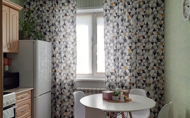 Ryzhiy Kot vozle Parka Apartments