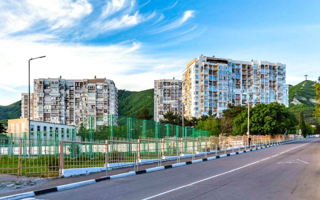 Улучшенные трехкомнатные апартаменты с террасой