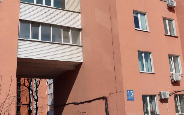 Апартаменты 3х комн на Бестужева 15 в 10 минутах от ЖД вокзала