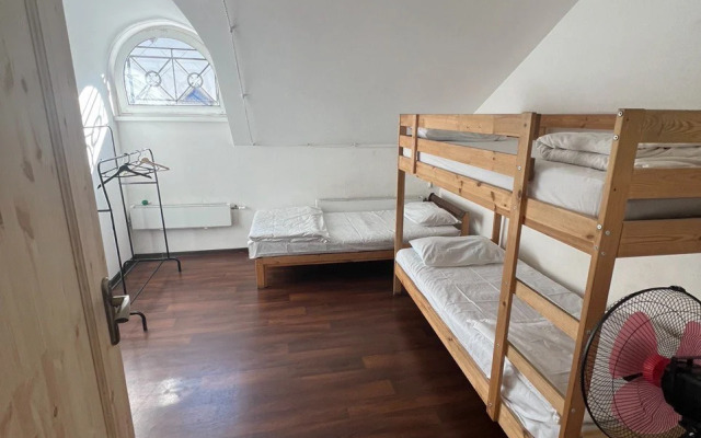 Petya i Volk na Sennoj Hostel