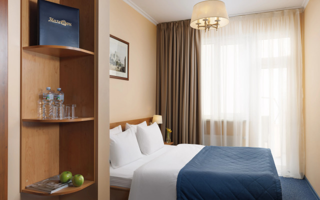 Maleton na Anokhina Hotel