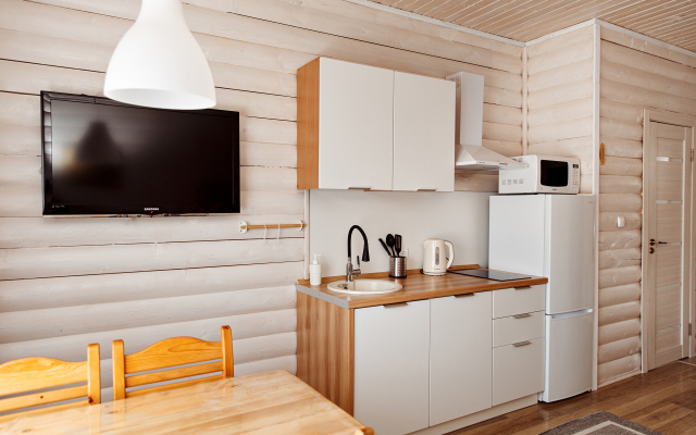 Частный дом у реки