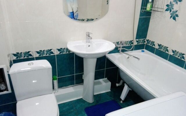 Kvartirnyij Vopros Na Artema 78 Apartments