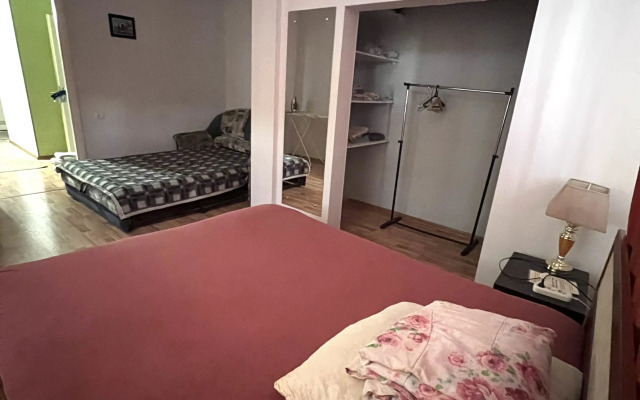Bolshaya 3kh Kvartira V Tsentre! Flat