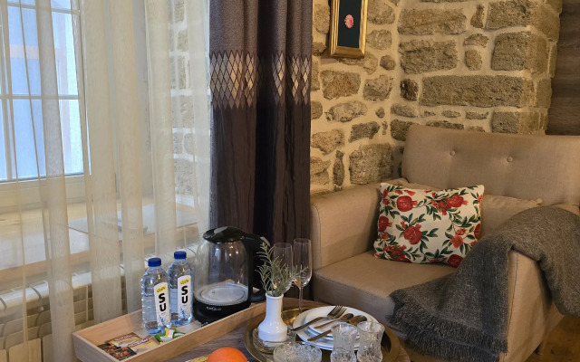 Old Rooms Hotel