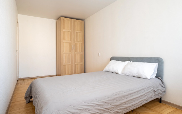 U Metro Zvezdnaya Apartments