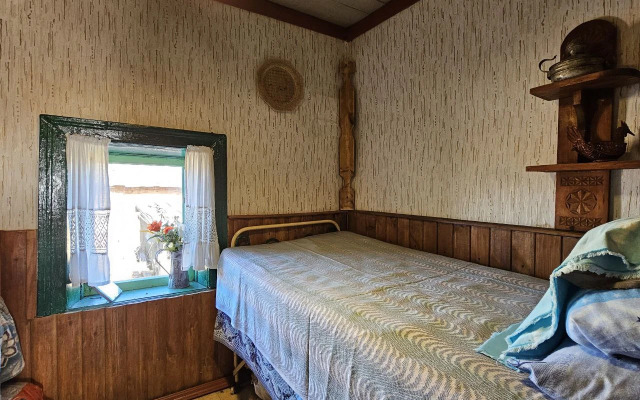 Irinin Private House