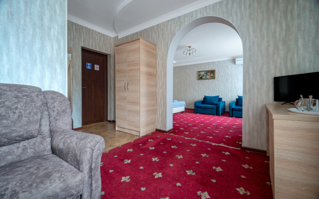 Loza Hotel