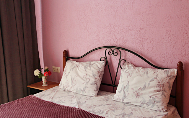 Rozovaya Laguna Guest House