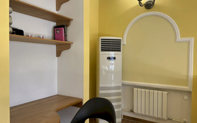 Частный Дом 327 с Бассейном и Видом на Горы