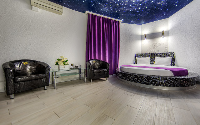 Aleks Na Prospekte Marshala Zhukova Hotel