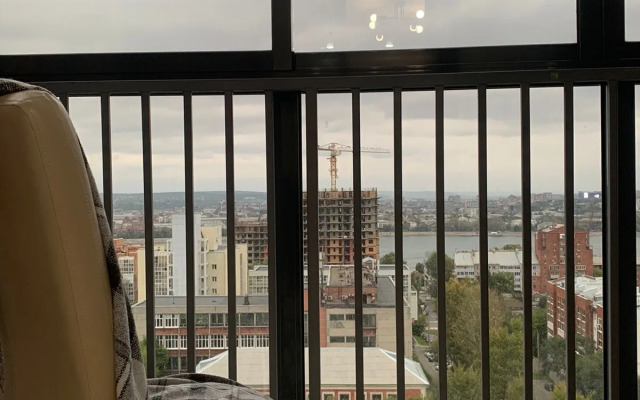 Stilnaya Baykal S Vidom Na Angaru Flat