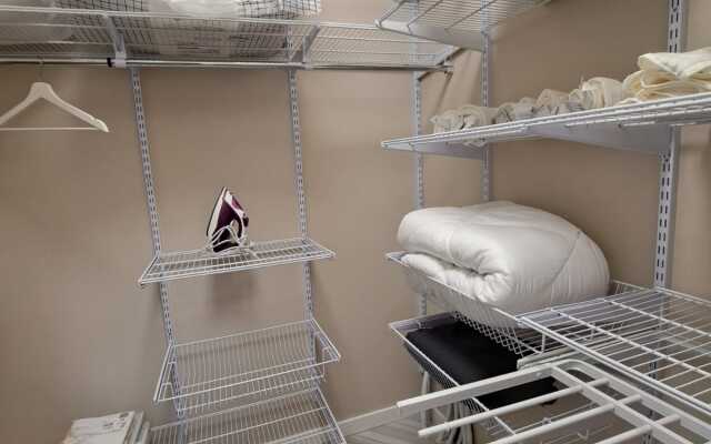 Koneva 6 Apartamenty 2khmestn Aeroport Omsk Apartments