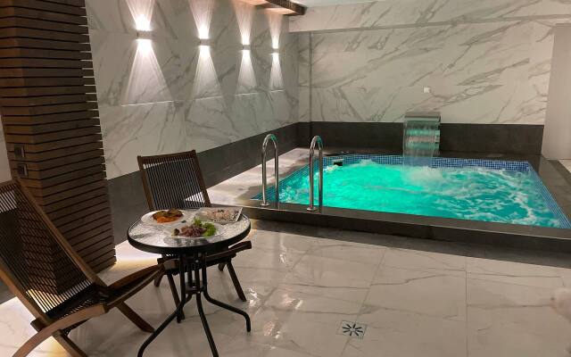 Nikola Hotel