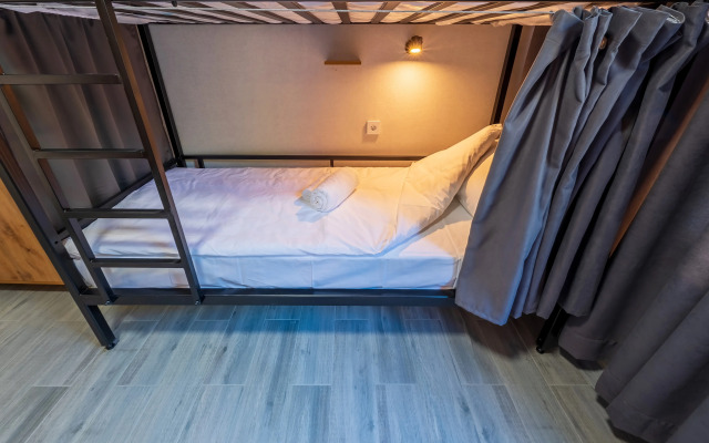 Vse Svoi Hostel
