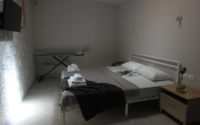 Odnakomnatnaya Kvartira Pervy Etazh (kazarma) Flat