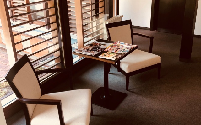 Bazilika alatt Panzió Hotel