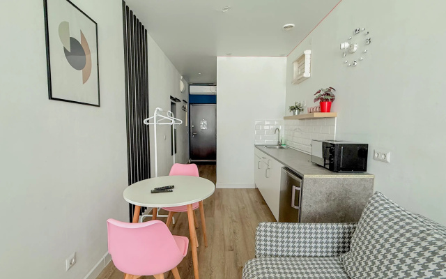 Апартаменты PINK NEONLIGHT на Mалышева 42а