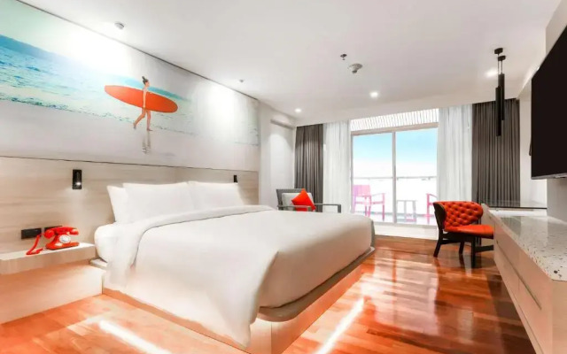 Отель Radisson RED Phuket Patong Beach