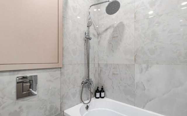 Apartamenty uutnye i teplye radom s Han Satyrom