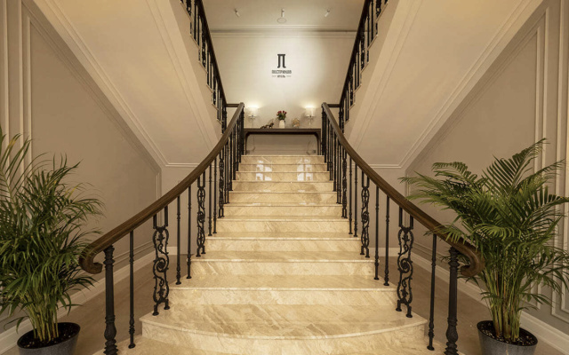Pestrikov Hotel