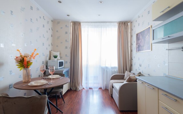 Stilnaya Kvartira S Vidom Na Most Vlyublennykh Apartments