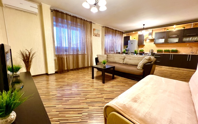 Апартаменты двухкомнатные на Карбышева 61Б (рядом с ТЦ Космопорт)