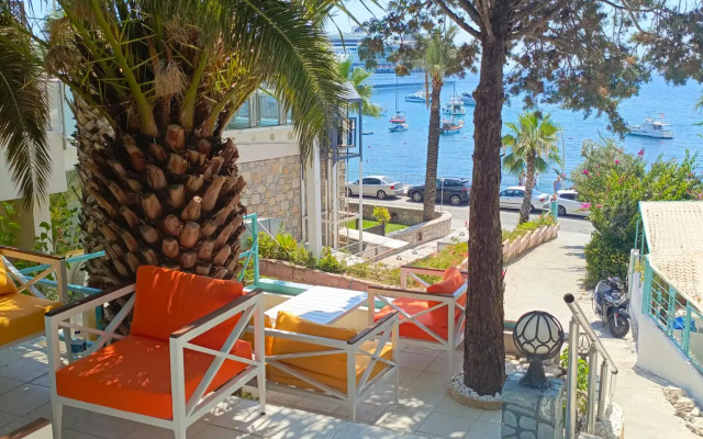 Mia Hill Suites Hotel