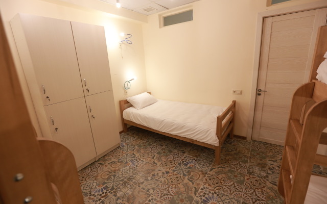 Midtown Hostel