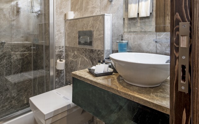 Perapolis Hotel