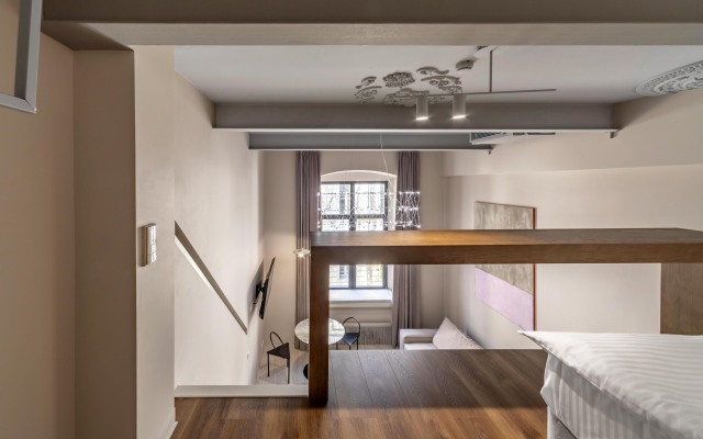 Dvuhurovnevaya v osobnyake u Kremlya Flat