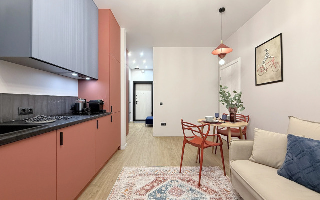 YARKIY DIZAYN, PANORAMA NA REKU PRYAMO S KROVATI Apartments