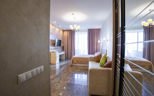 Апартаменты студия с видом на город