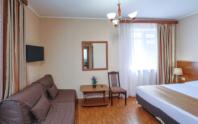 Kiparis Hotel