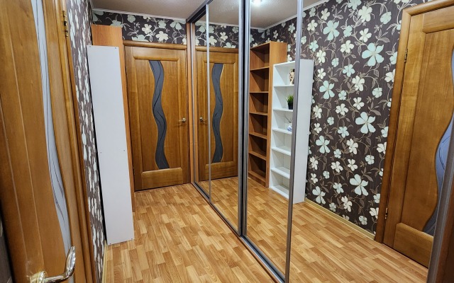 Апартаменты Двухкомнатные апартаменты в Микрорайоне Мирный 3/2