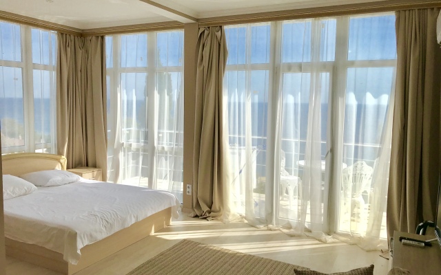 Gurzuf Sunrise Resort & SPA Hotel