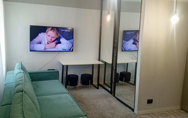 V Shelekhove Flat