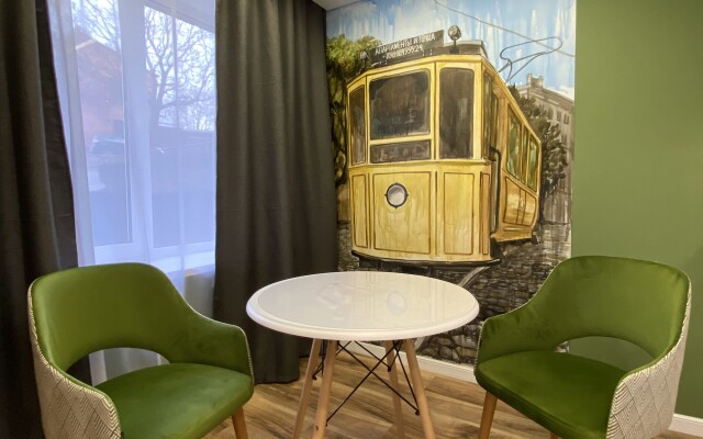 Zelenaya studiya i tochka Apartment