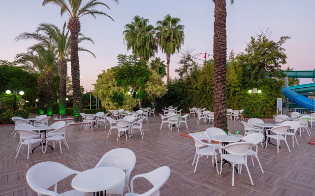 Aydinbey Famous Resort - Ultra All Inclusive