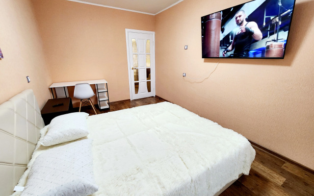 Квартира Трехкомнатная квартира, Ленинградский 10