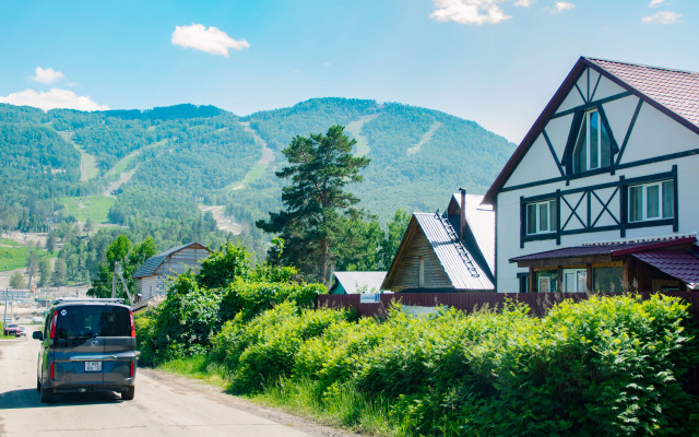 Manzherok Guest House