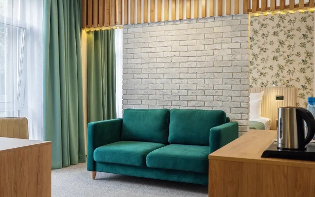 Отель Лесники