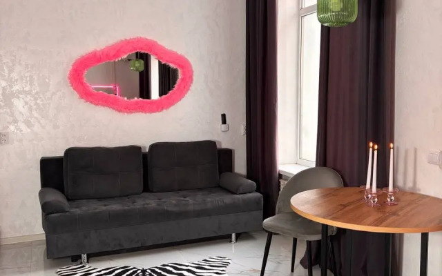 Rich House Na Ulitse Sadovoye Koltso 17a Flat