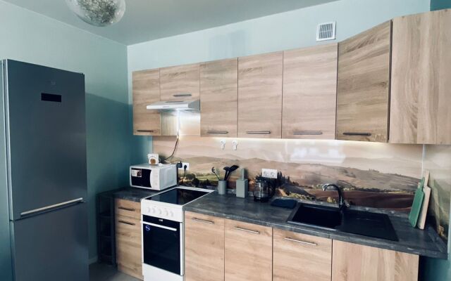 u metro 3h komnatnye Semeynye Apartments